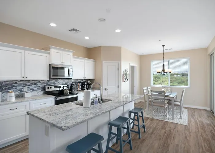 Stunning Views With Hot Tub In A Great Location 3 Bed 3 Bath * Cottonwood