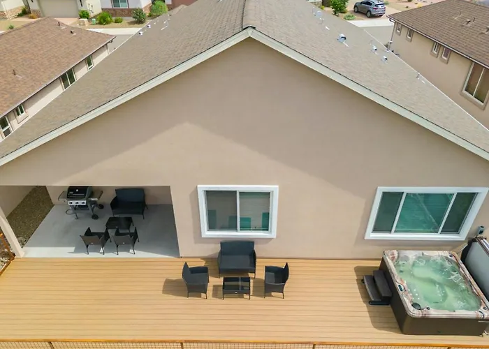 Holiday home Stunning Views With Hot Tub In A Great Location 3 Bed 3 Bath *